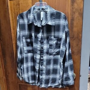 Black and Gray Plaid Shirt